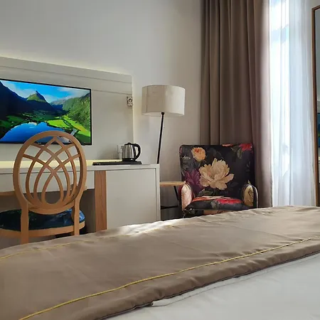 Heiress 4* Sarandë